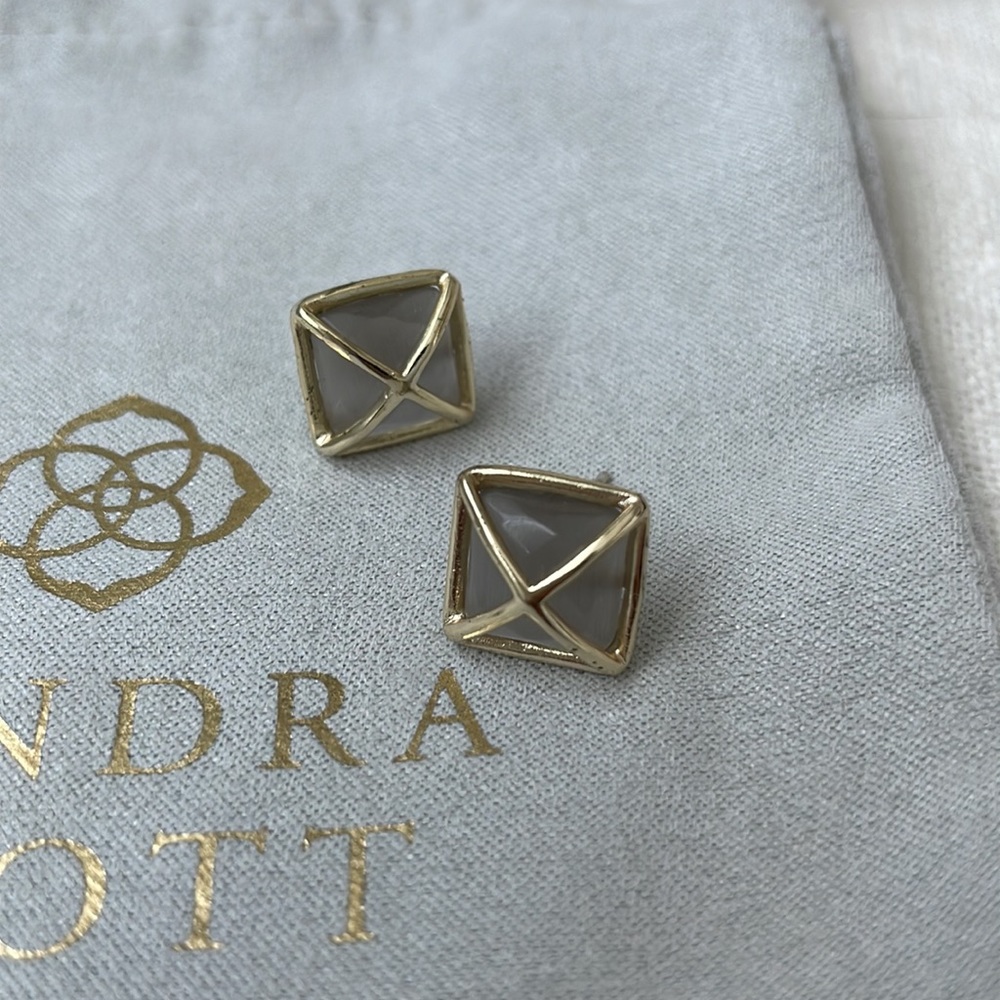 Kendra Scott Bonnie Earrings in Gray